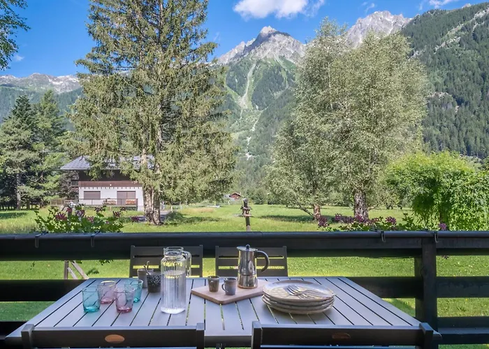 Chalet Cocooning Small Chaming With Garden Chamonix