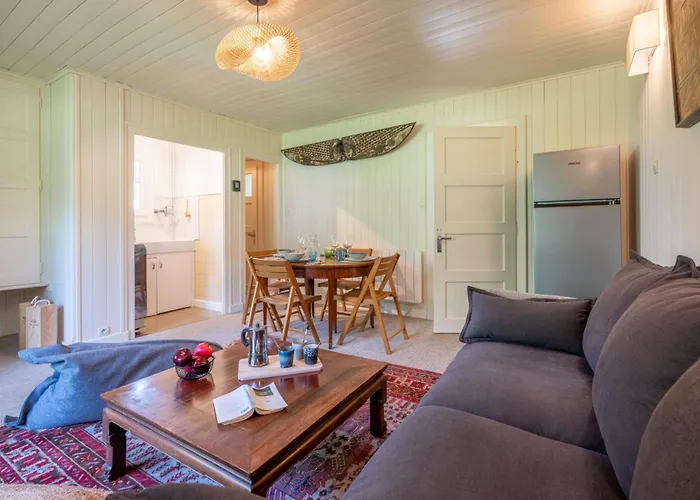 Cocooning Small Chaming With Garden